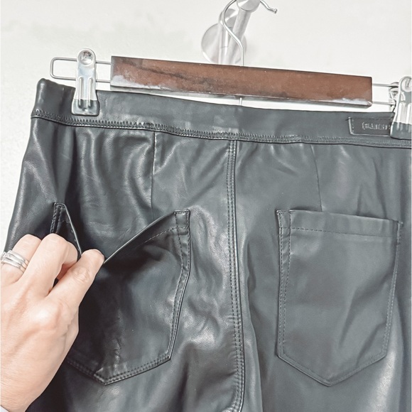 Blank NYC Vegan Leather Pull‎ On Holiday NYE Chic Skinny Ankle Pants Black - Picture 8 of 14
